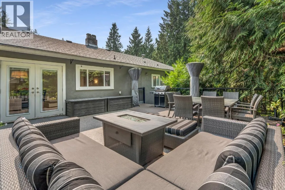 4233 CAPILANO ROAD