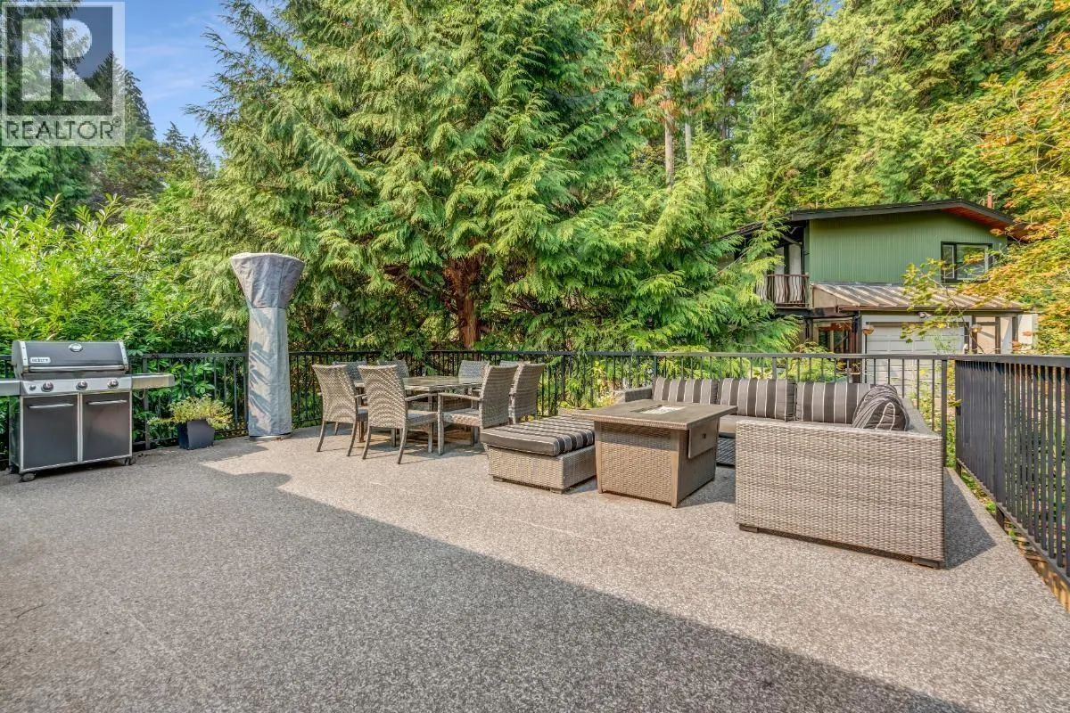 4233 CAPILANO ROAD