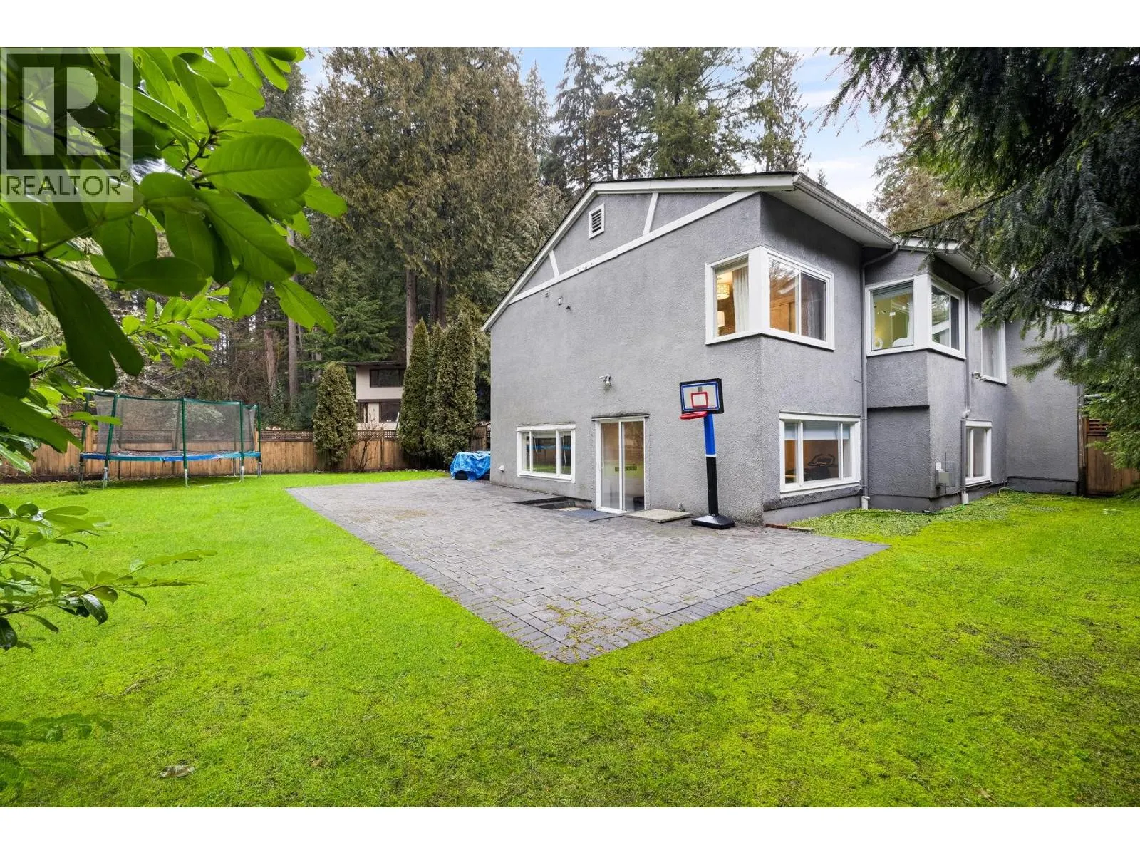 4233 CAPILANO ROAD
