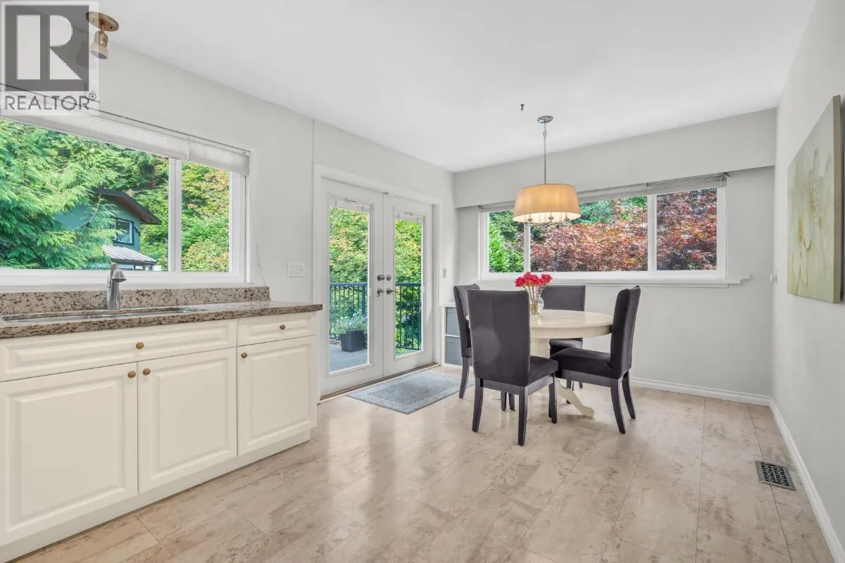 4233 CAPILANO ROAD