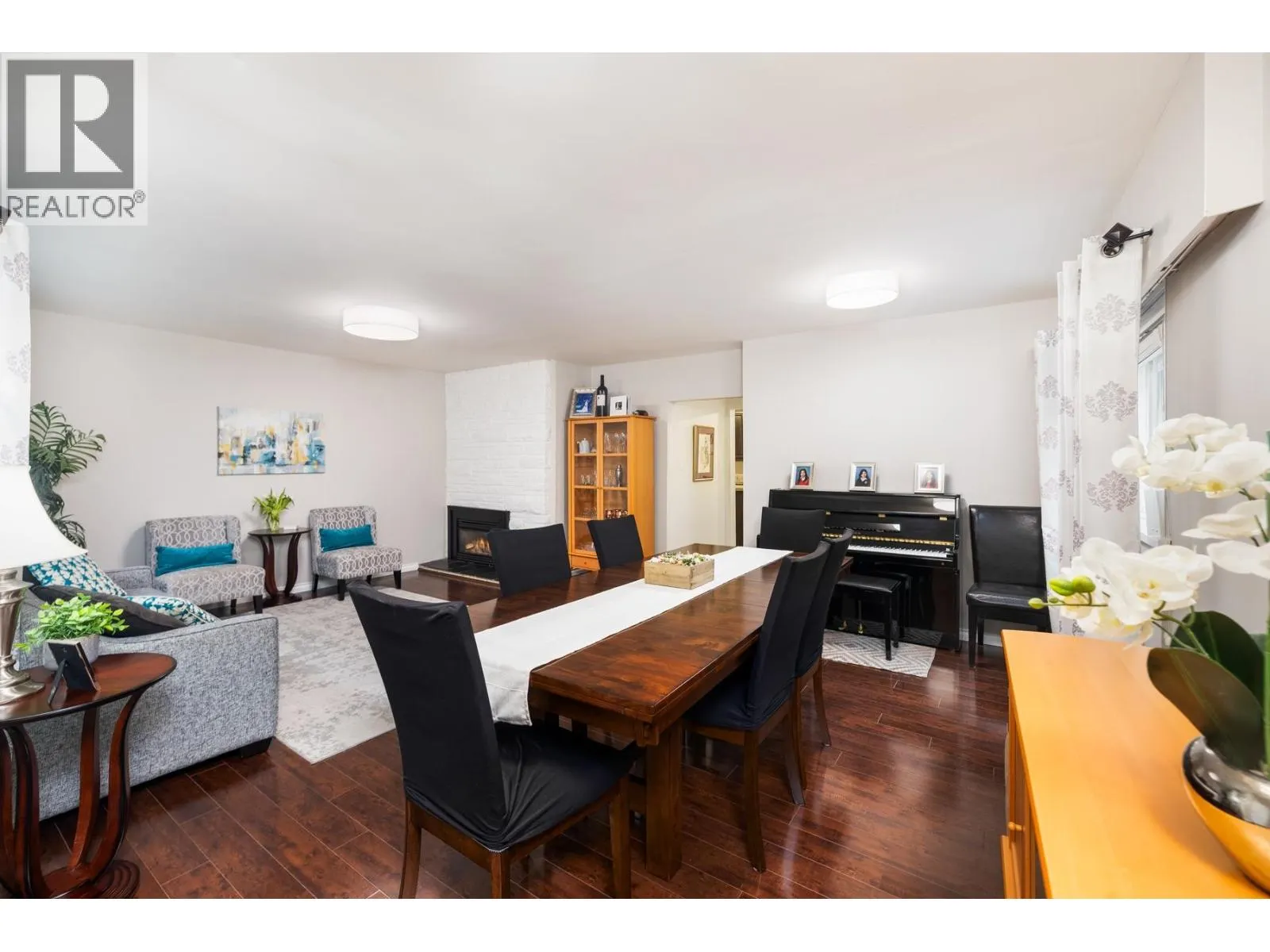 4233 CAPILANO ROAD
