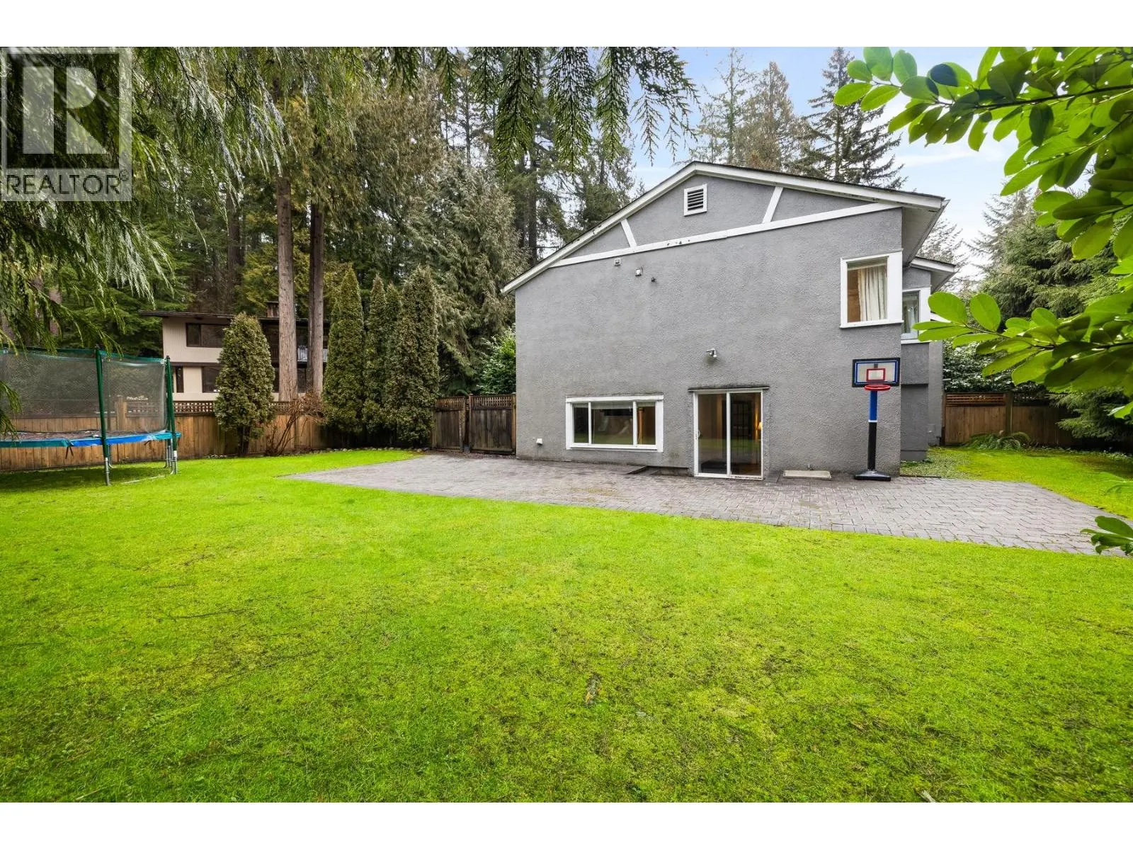 4233 CAPILANO ROAD