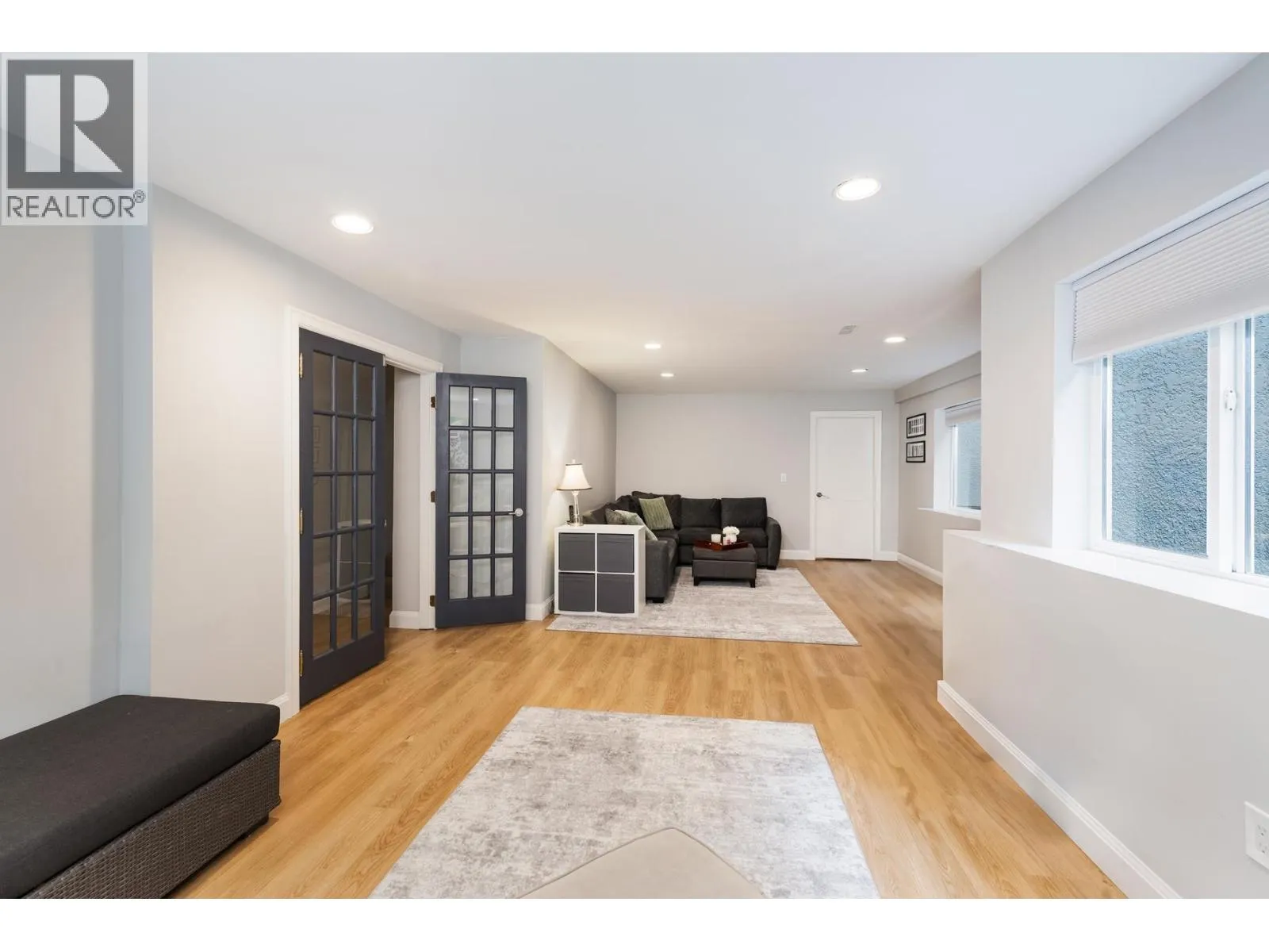 4233 CAPILANO ROAD