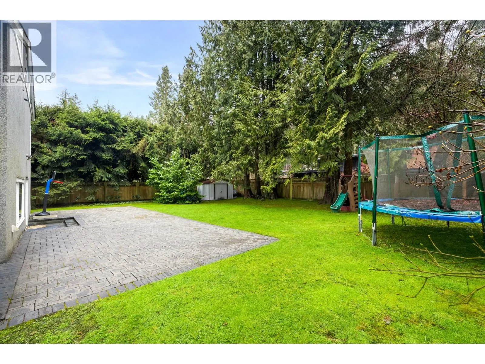 4233 CAPILANO ROAD