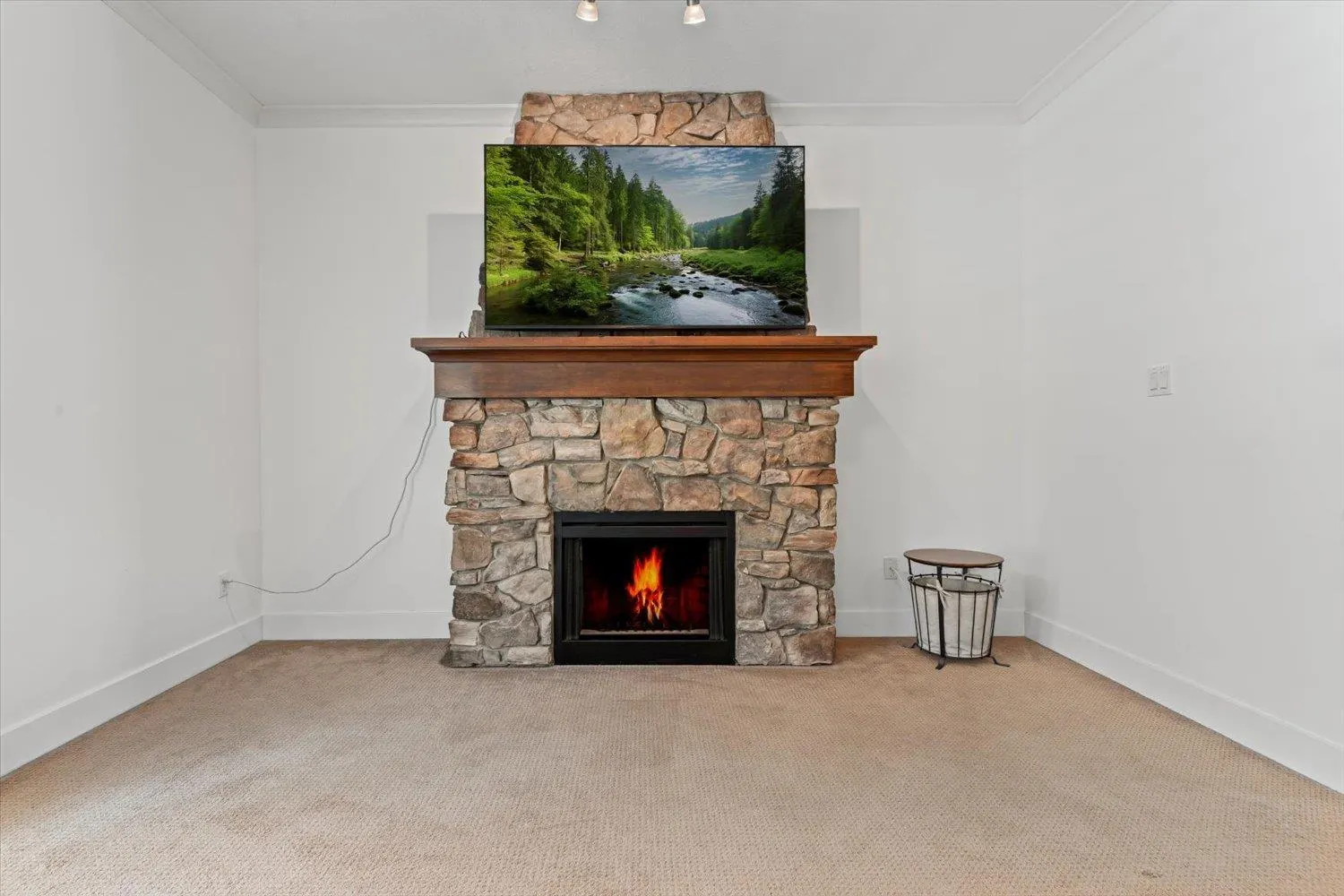 8 5837 SAPPERS WAY|Garrison Crossing