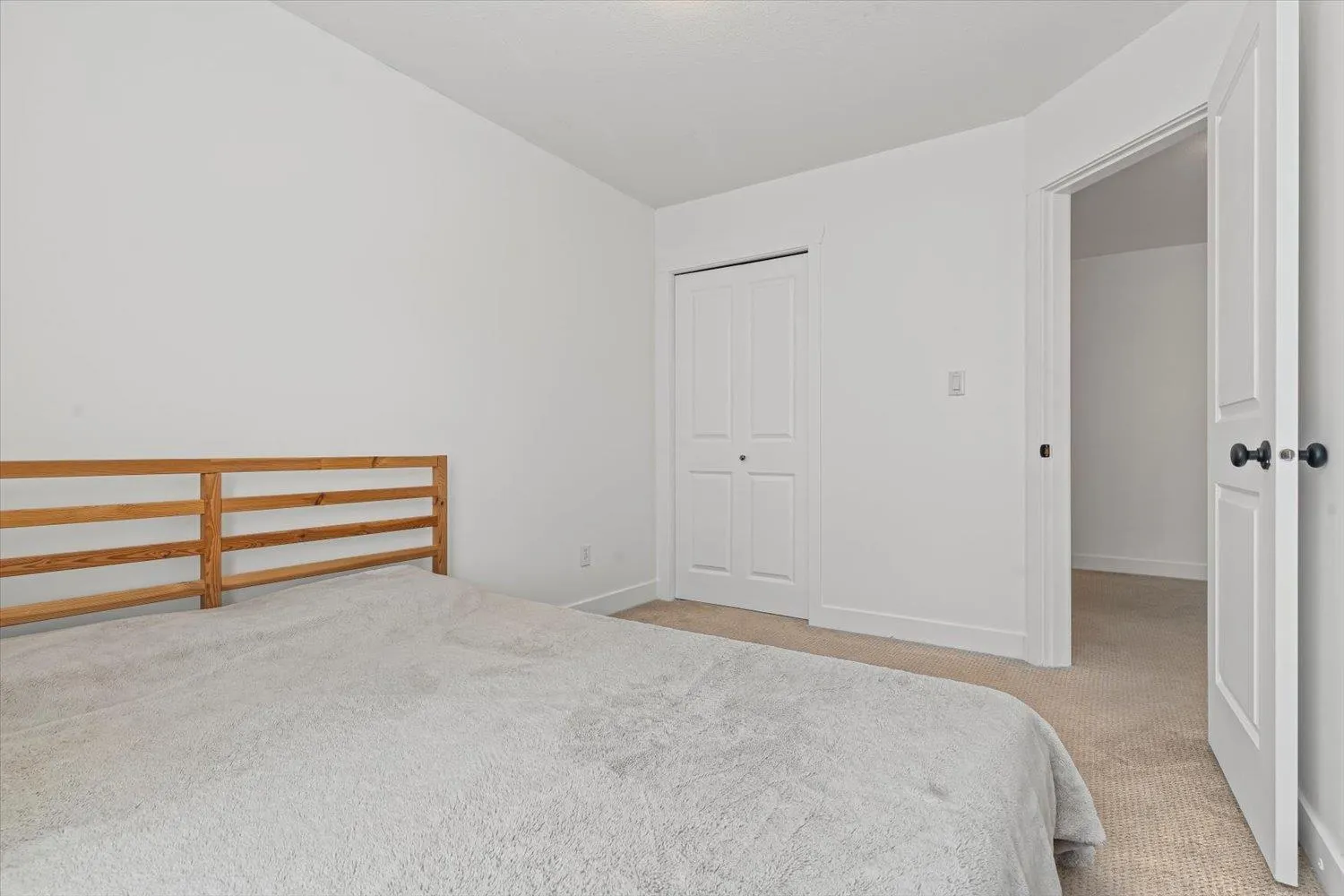 8 5837 SAPPERS WAY|Garrison Crossing