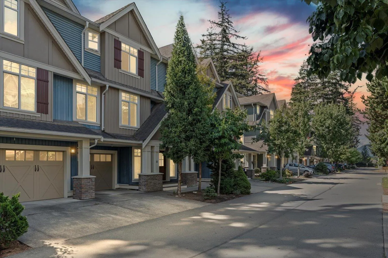 8 5837 SAPPERS WAY|Garrison Crossing