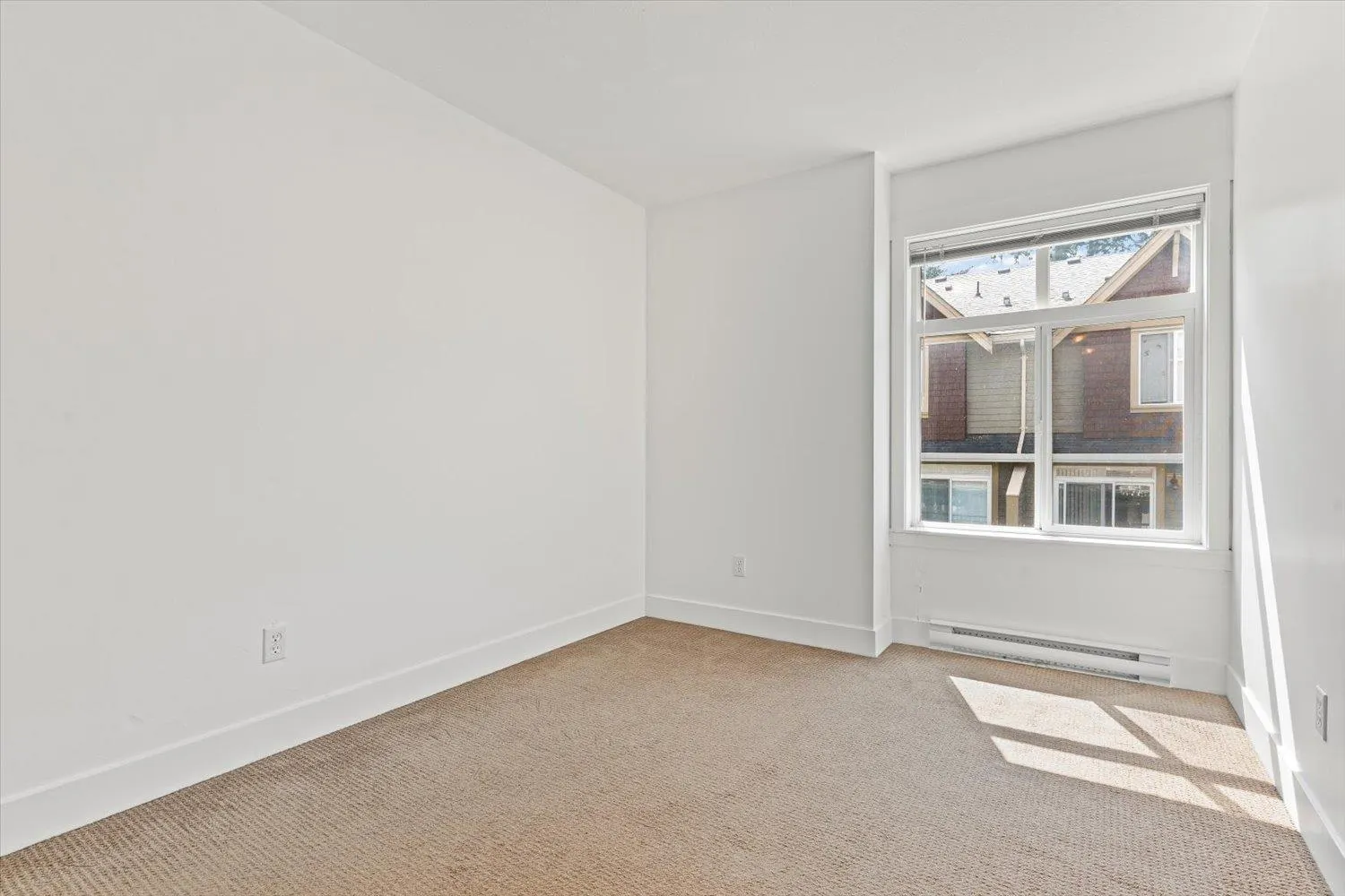 8 5837 SAPPERS WAY|Garrison Crossing
