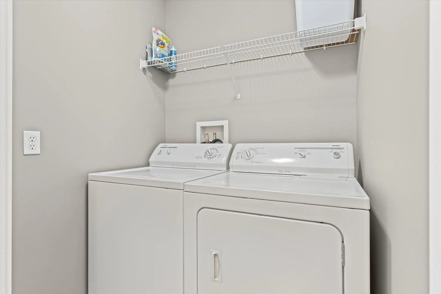 8 5837 SAPPERS WAY|Garrison Crossing