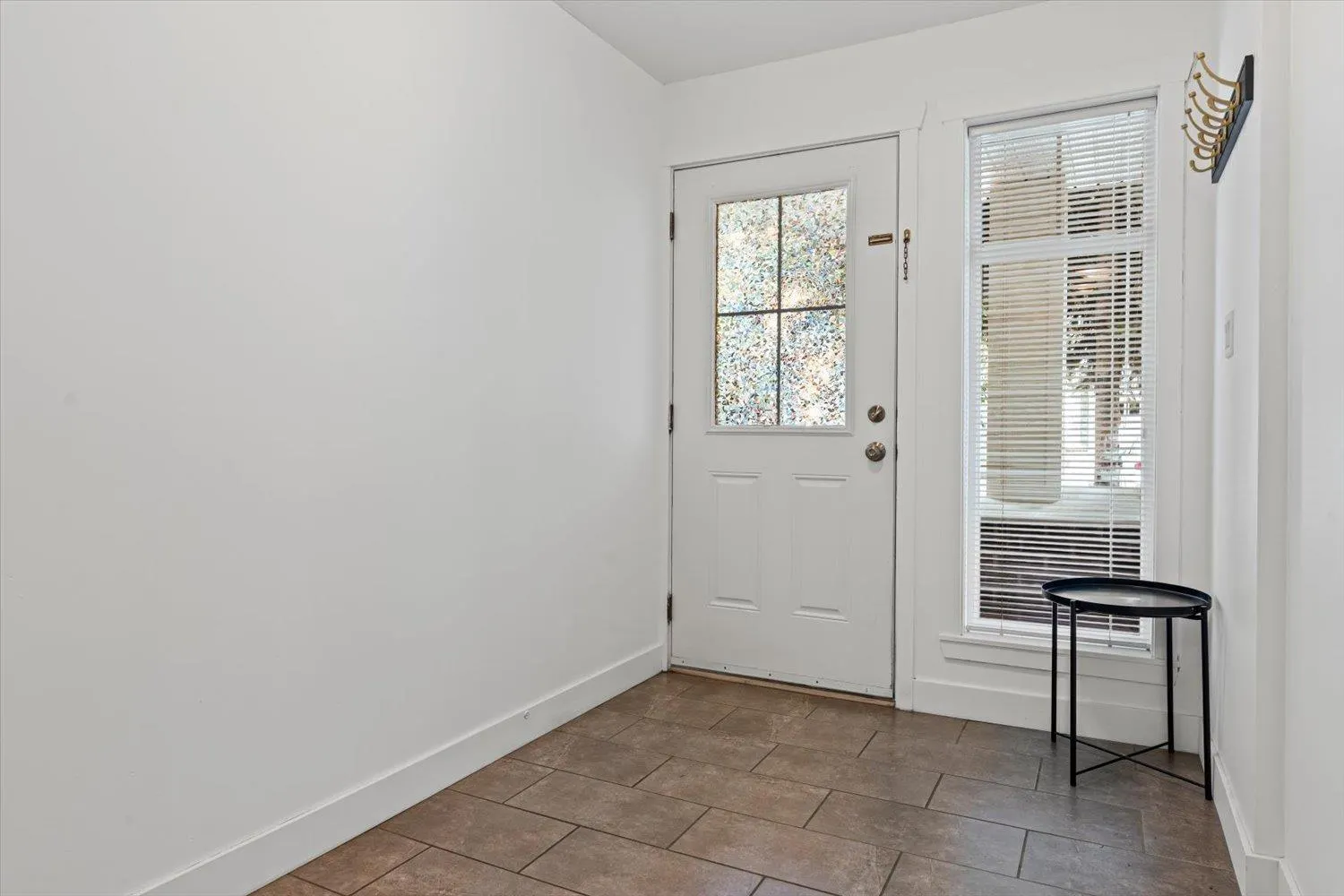 8 5837 SAPPERS WAY|Garrison Crossing