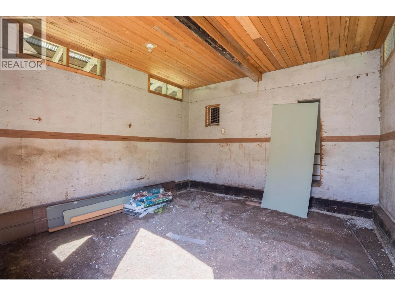 3895 CHRISTOPHER DRIVE