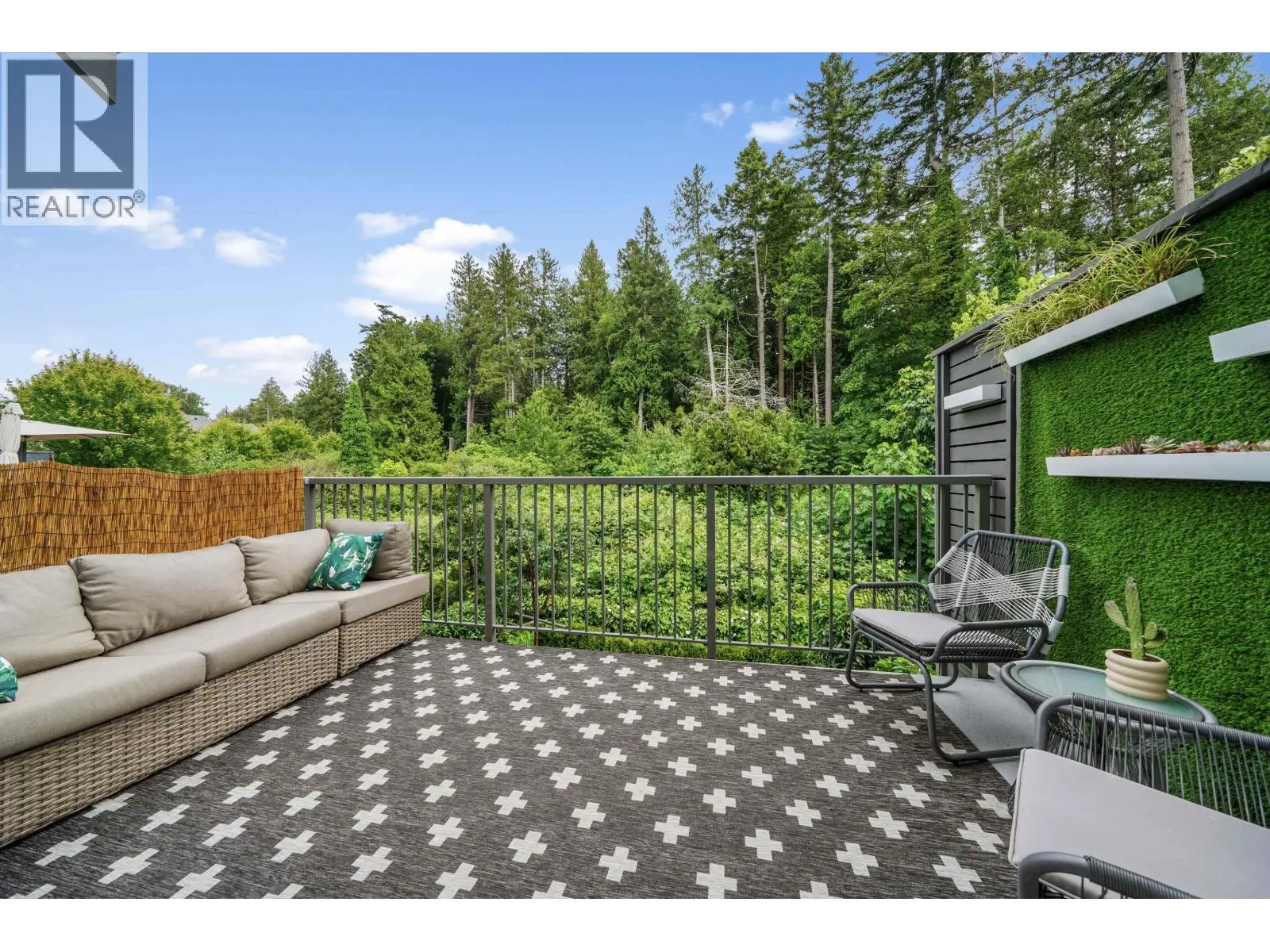 13 4638 ORCA WAY