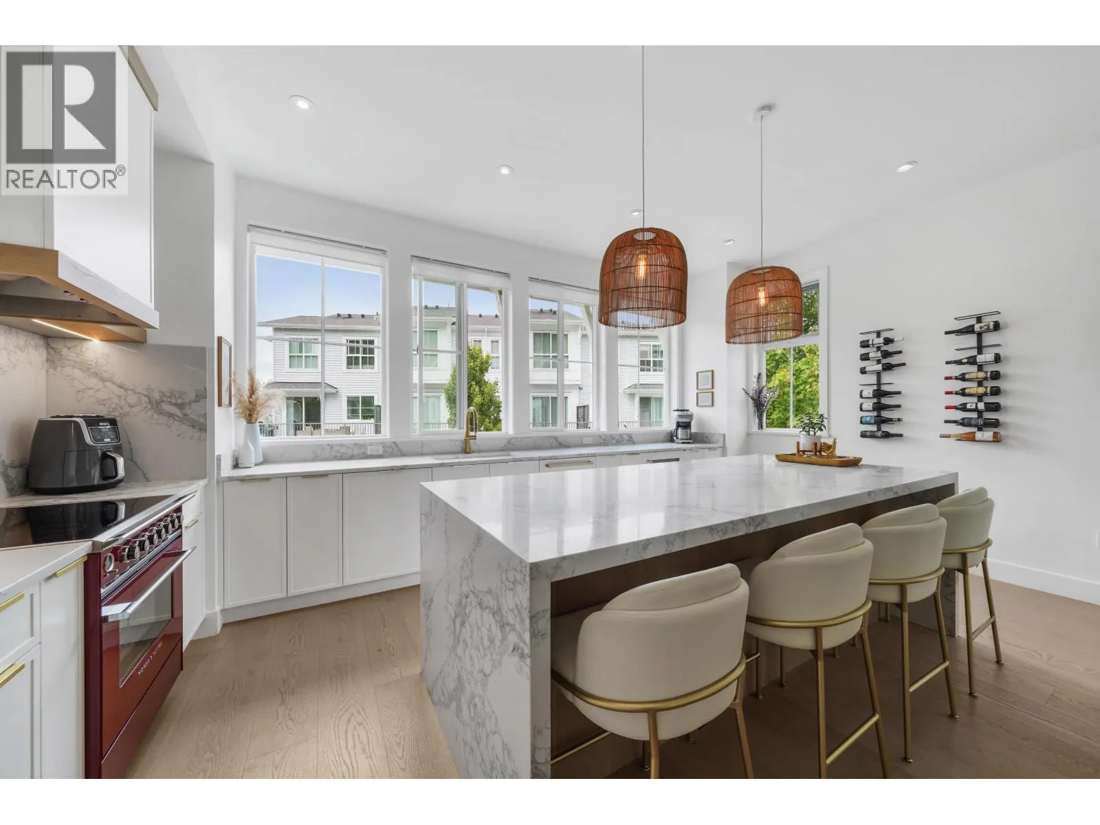 13 4638 ORCA WAY