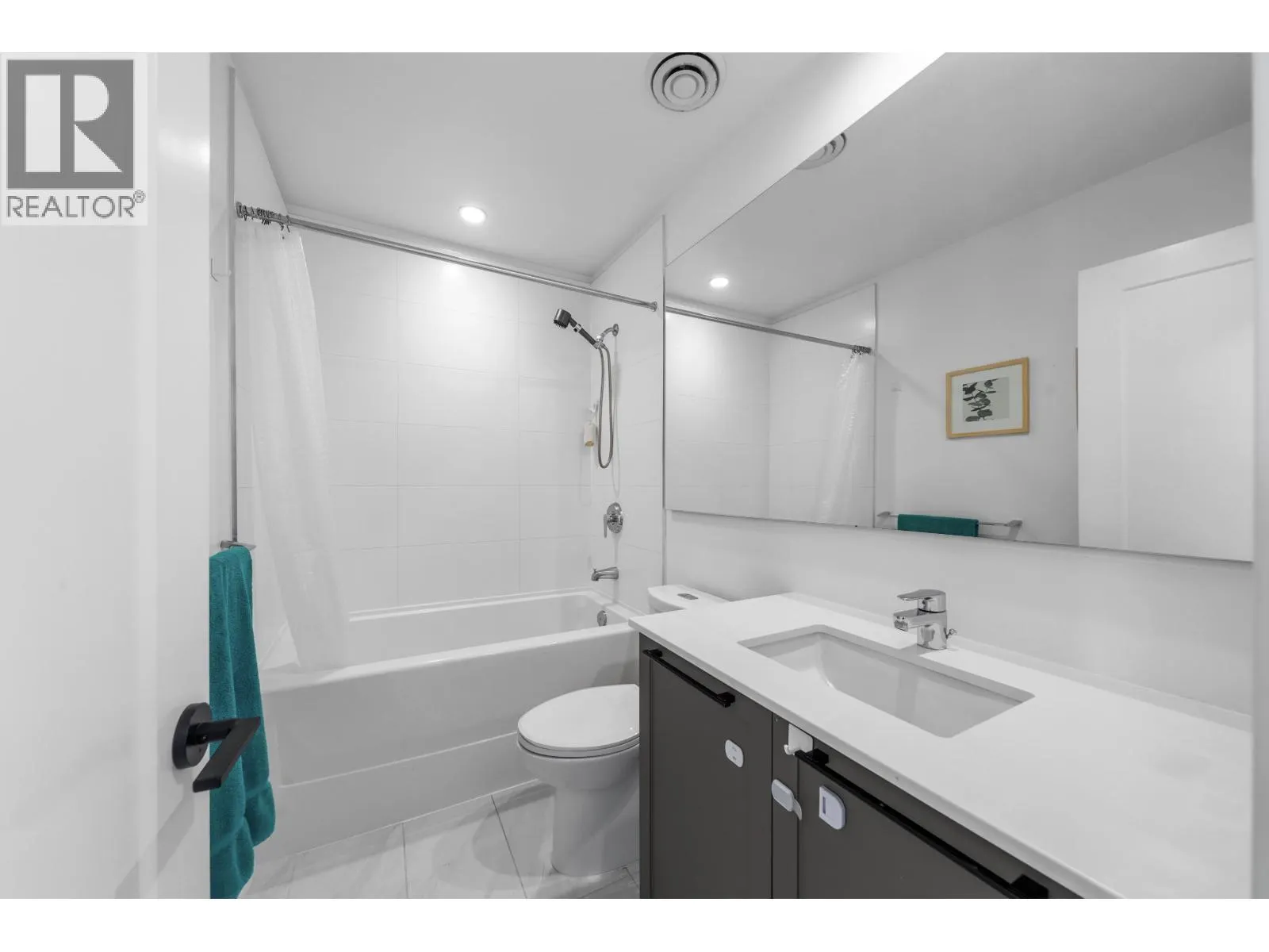 13 4638 ORCA WAY