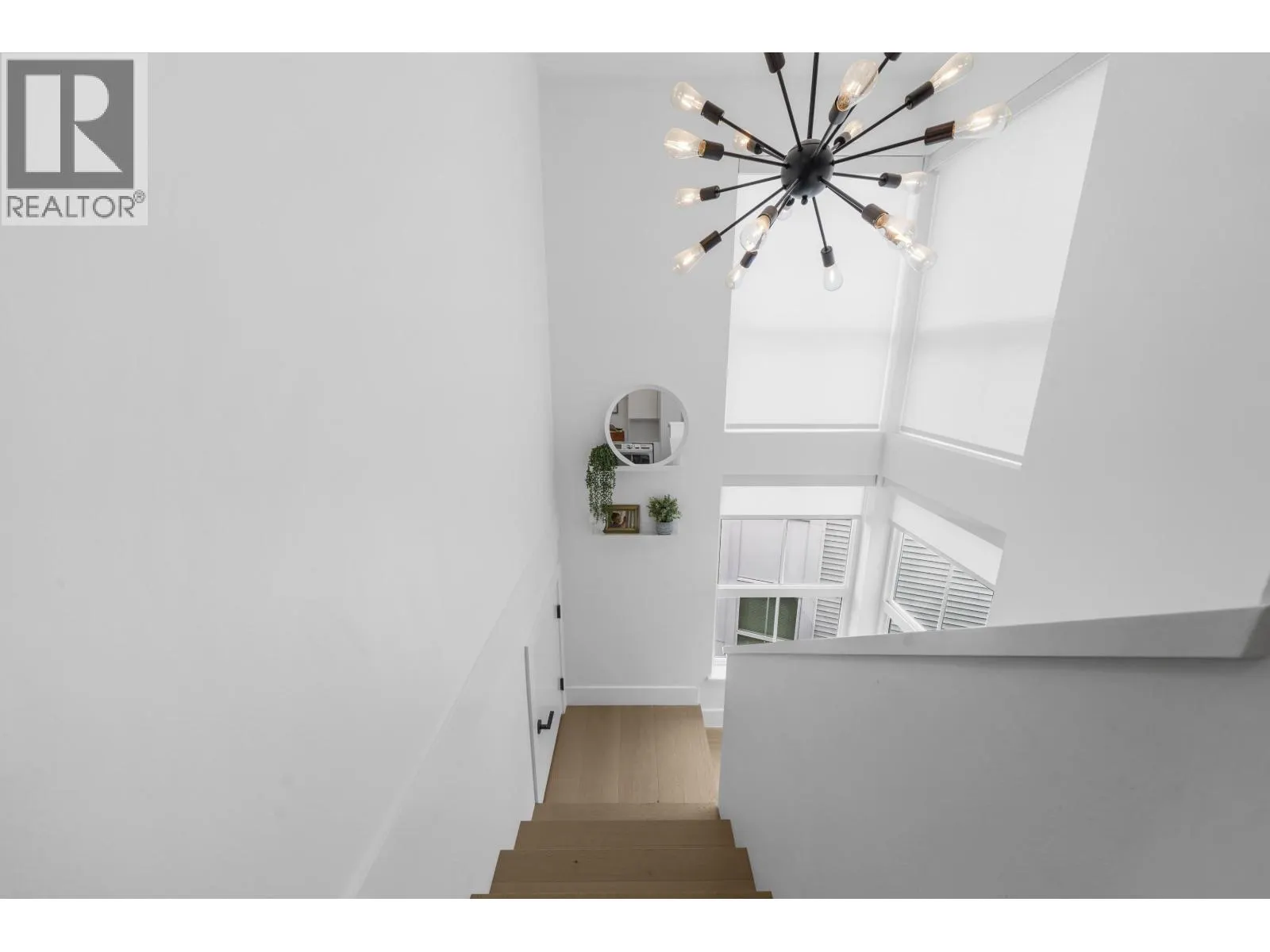 13 4638 ORCA WAY