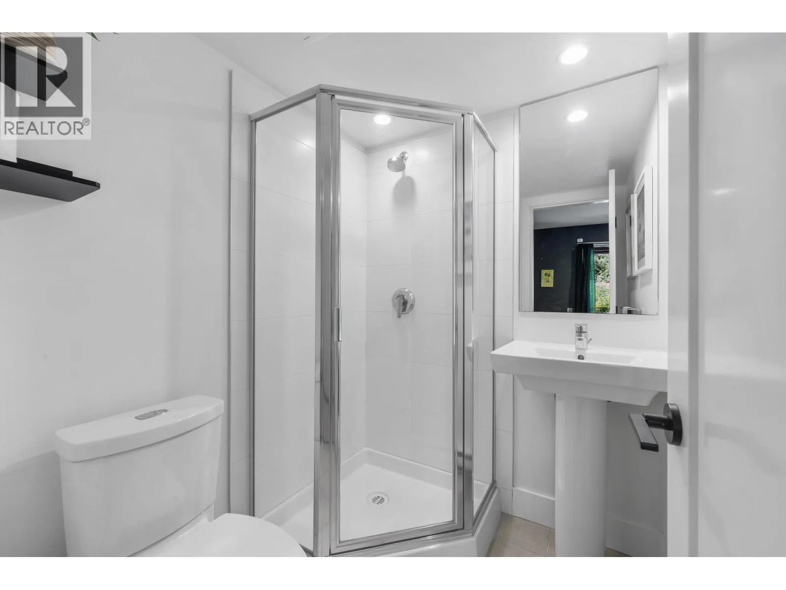 13 4638 ORCA WAY