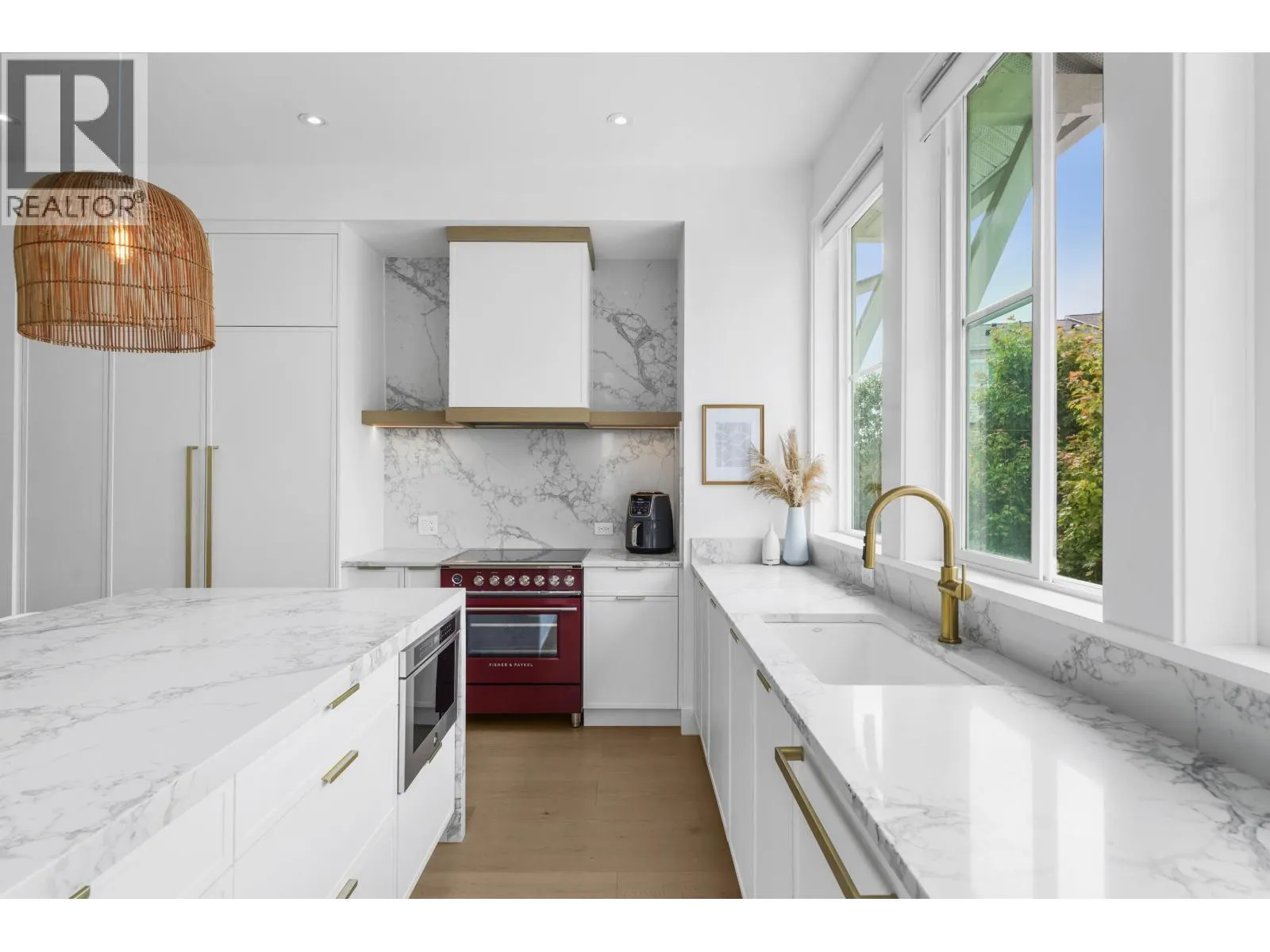 13 4638 ORCA WAY