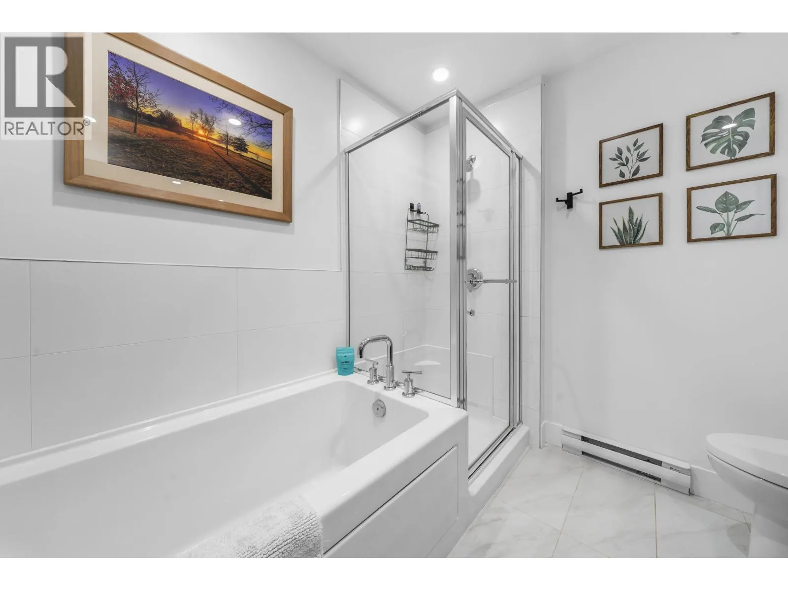 13 4638 ORCA WAY