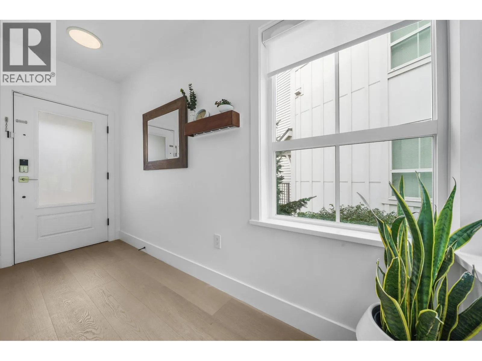 13 4638 ORCA WAY
