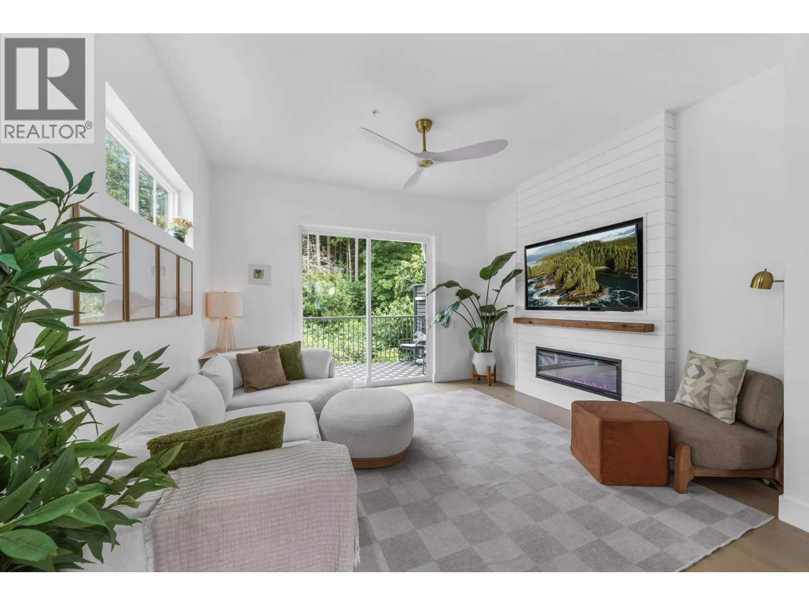 13 4638 ORCA WAY