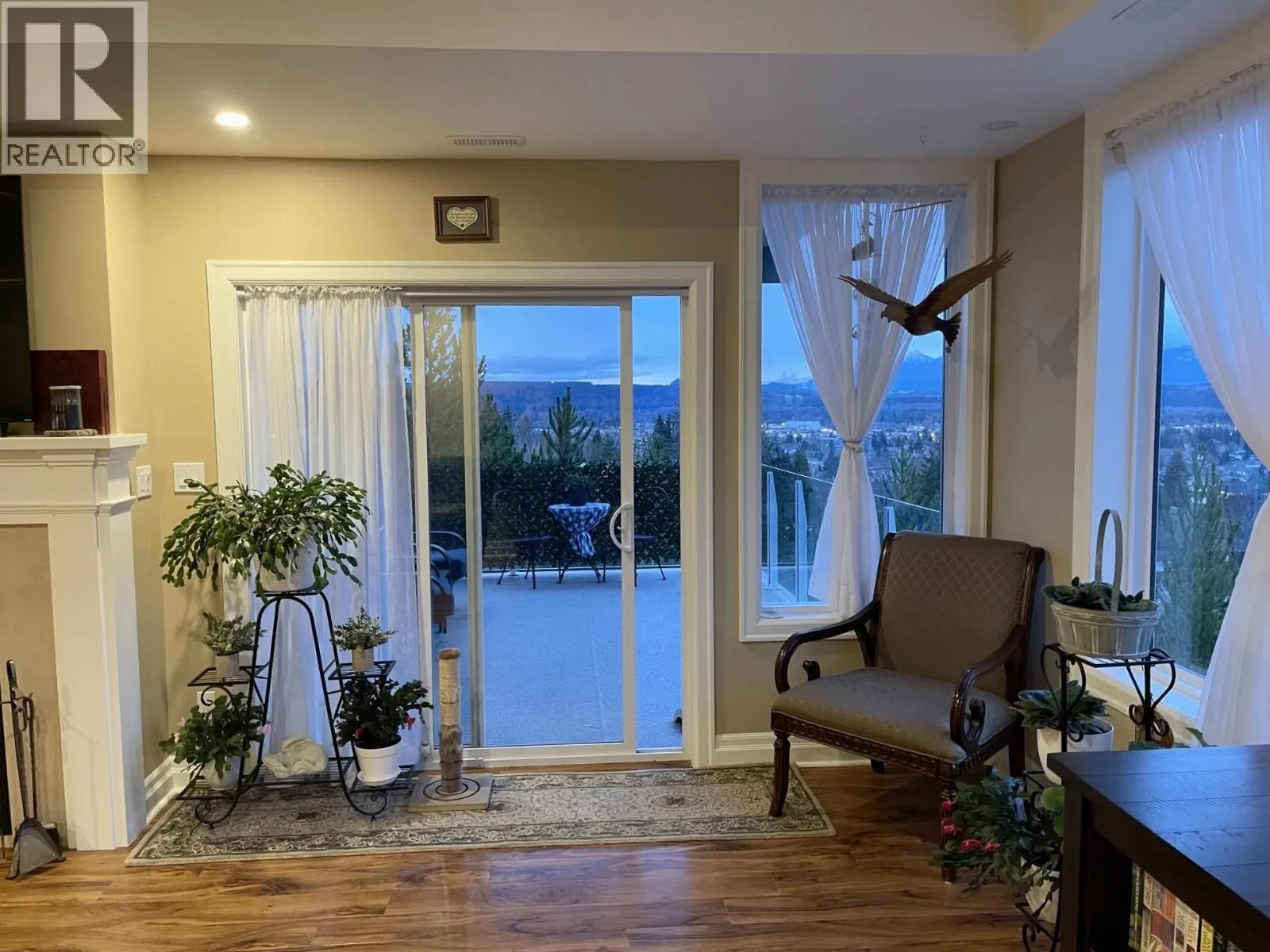 18 4022 YEO STREET