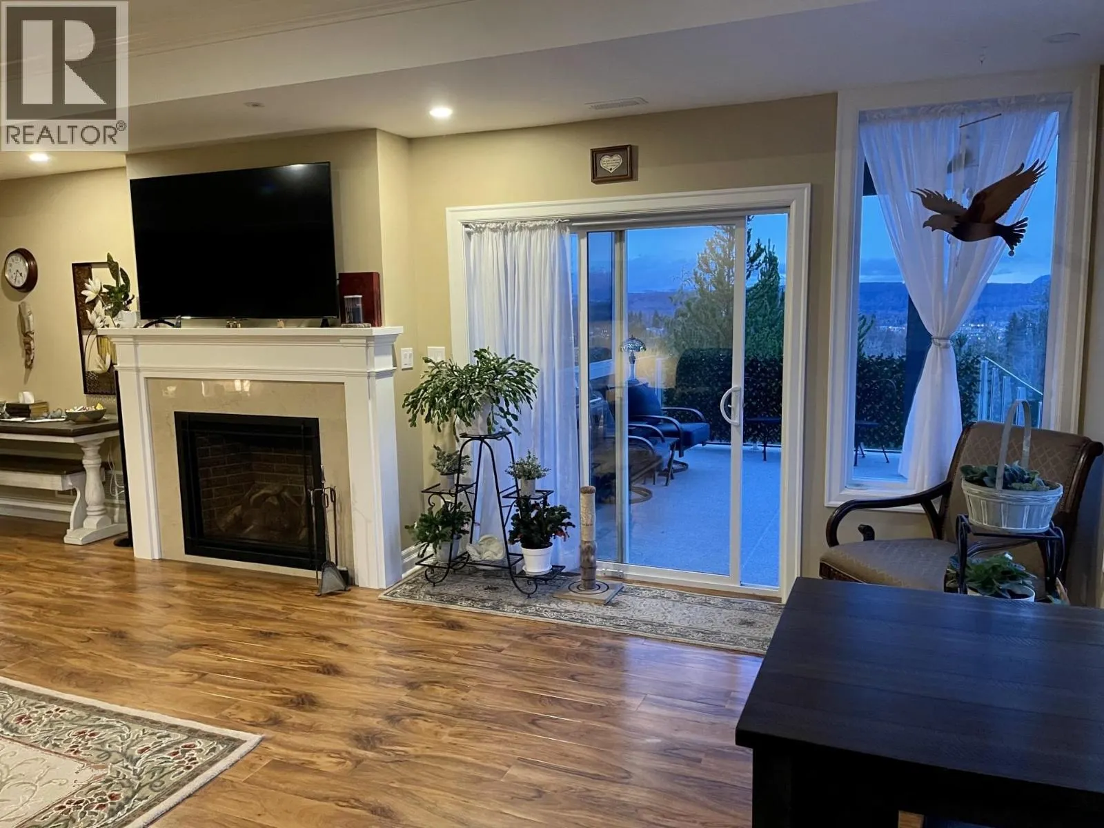 18 4022 YEO STREET