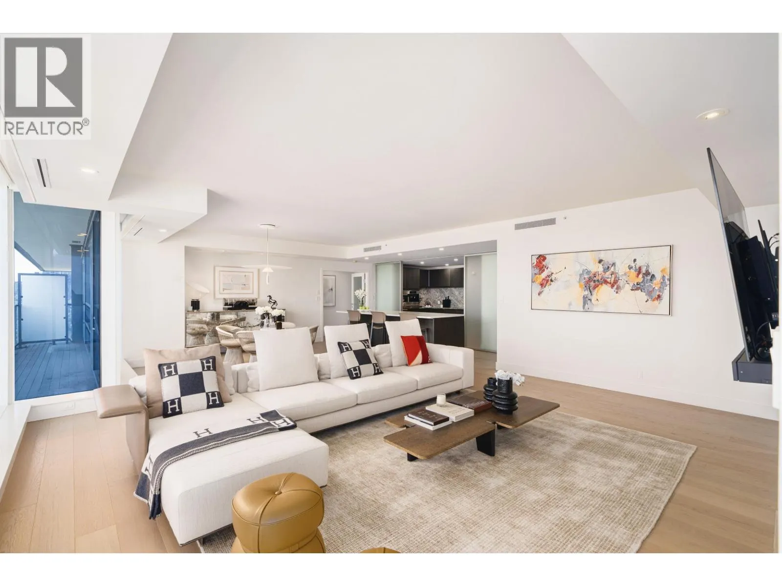 4102 1011 W CORDOVA STREET