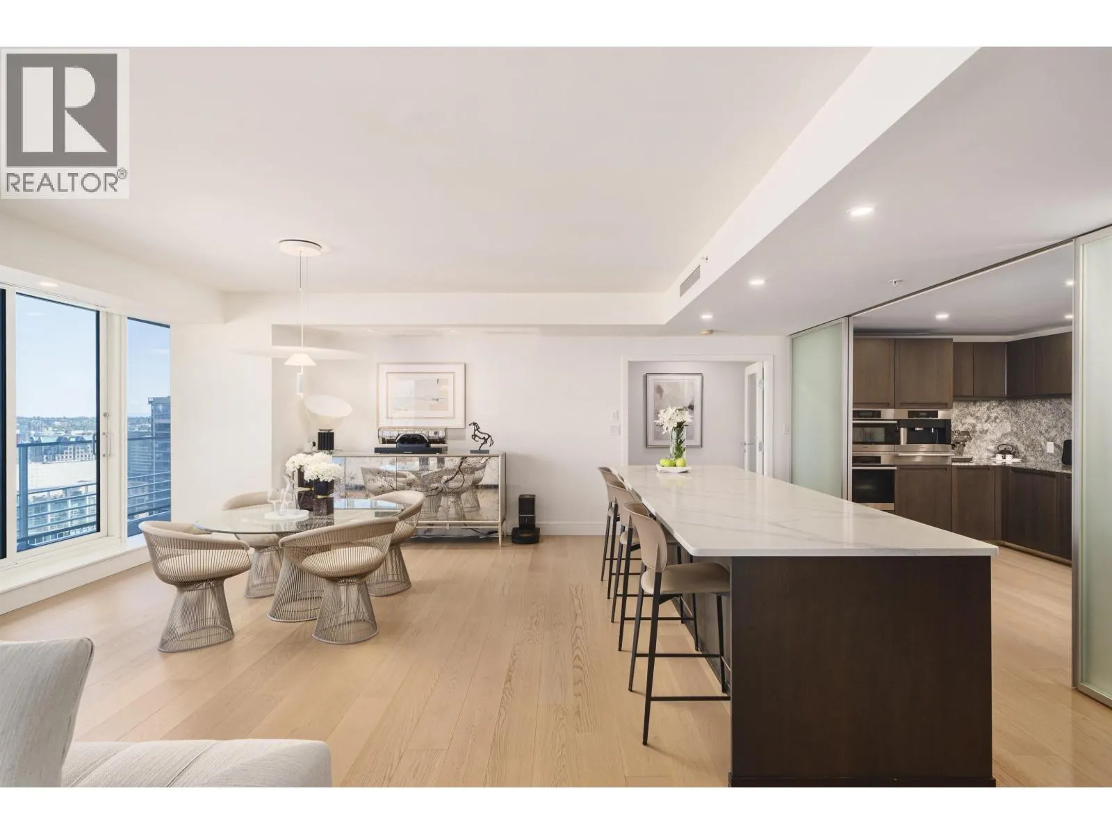 4102 1011 W CORDOVA STREET