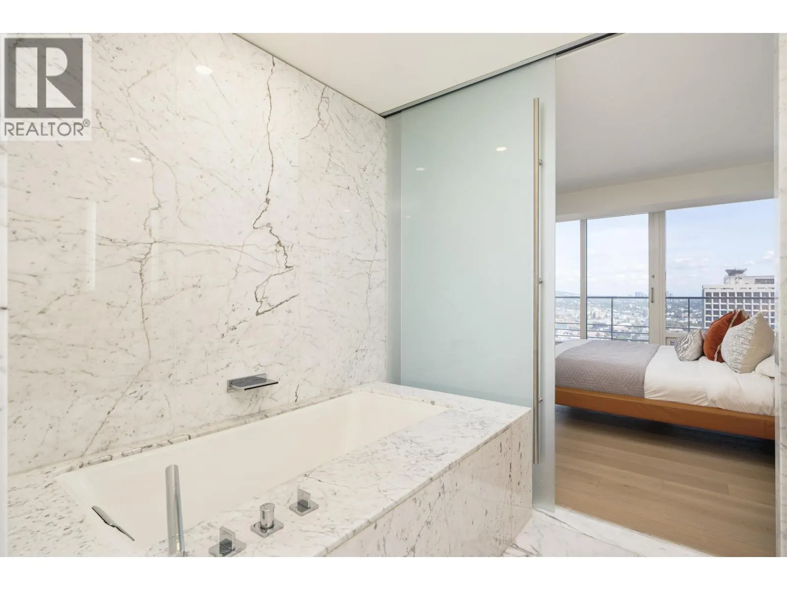 4102 1011 W CORDOVA STREET