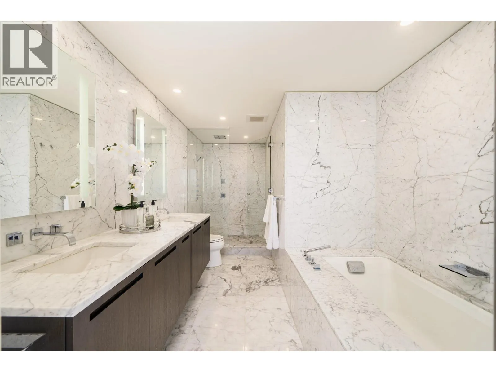 4102 1011 W CORDOVA STREET