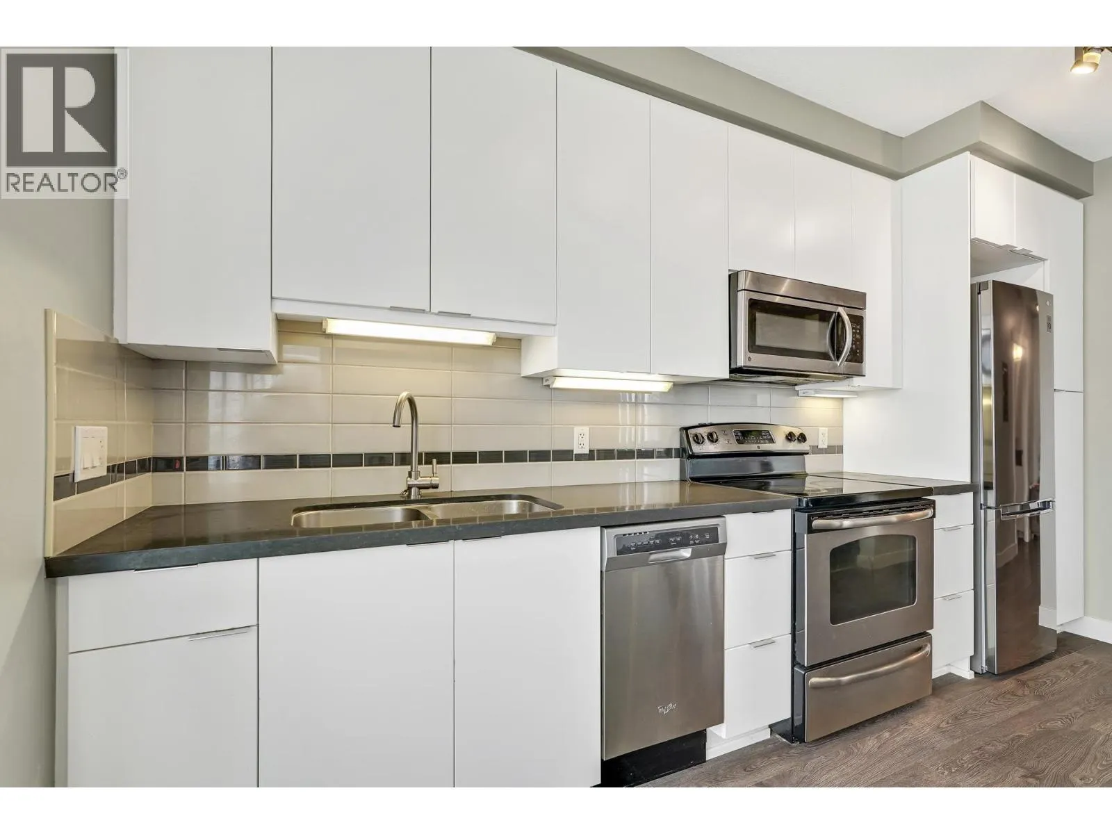 708 9025 HIGHLAND COURT