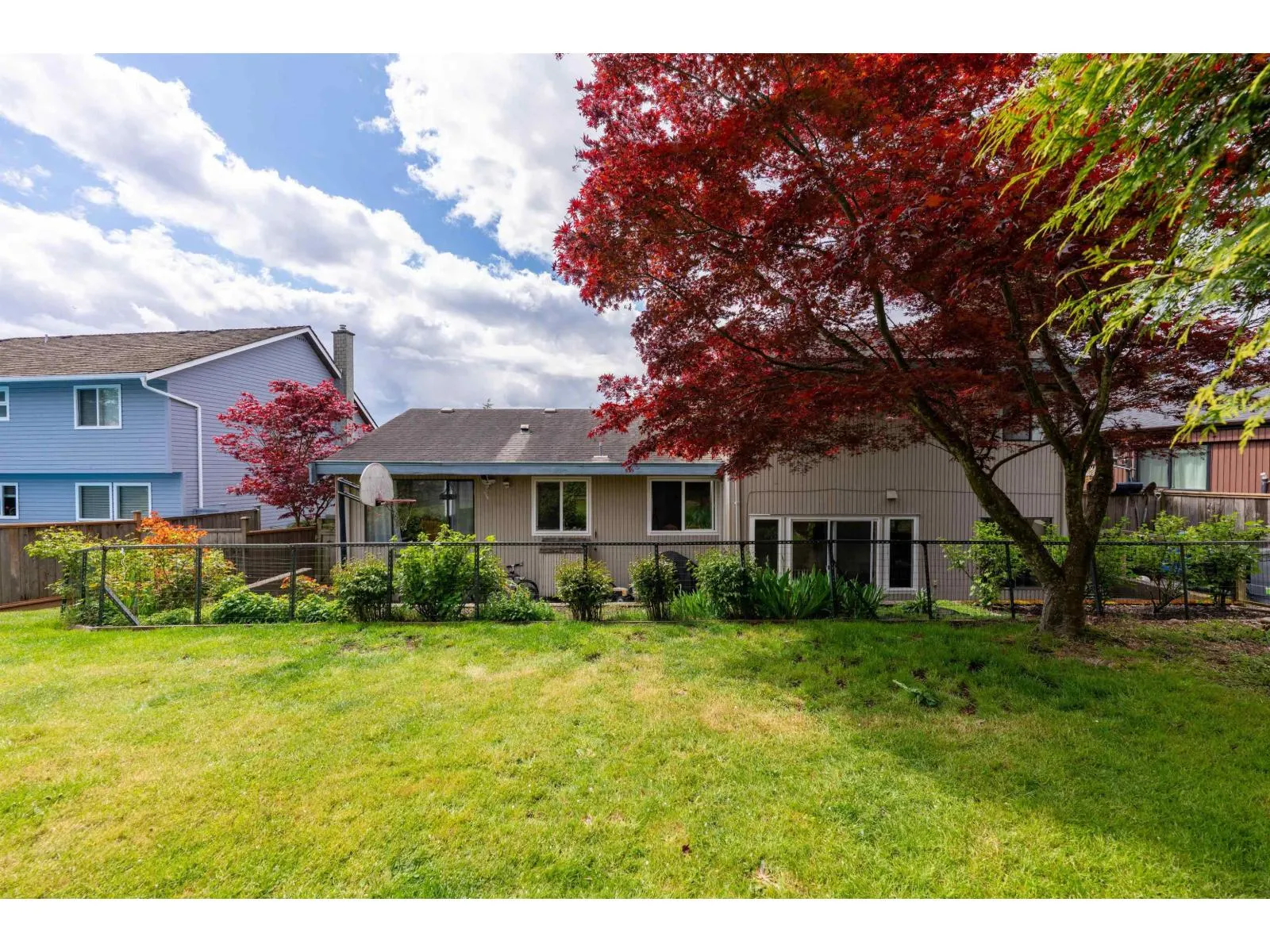 7642 GARFIELD DRIVE
