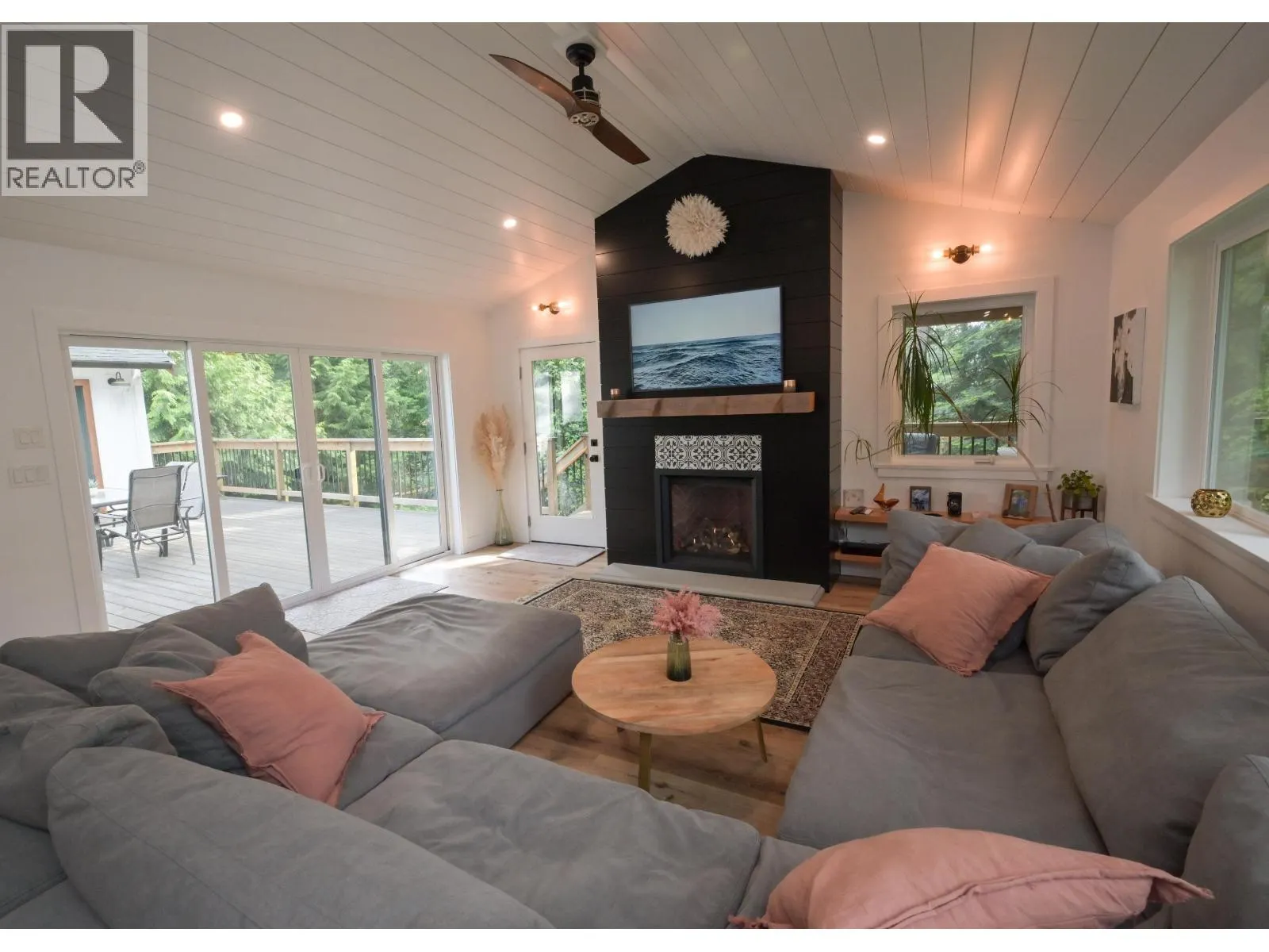8097 SOUTHWOOD ROAD