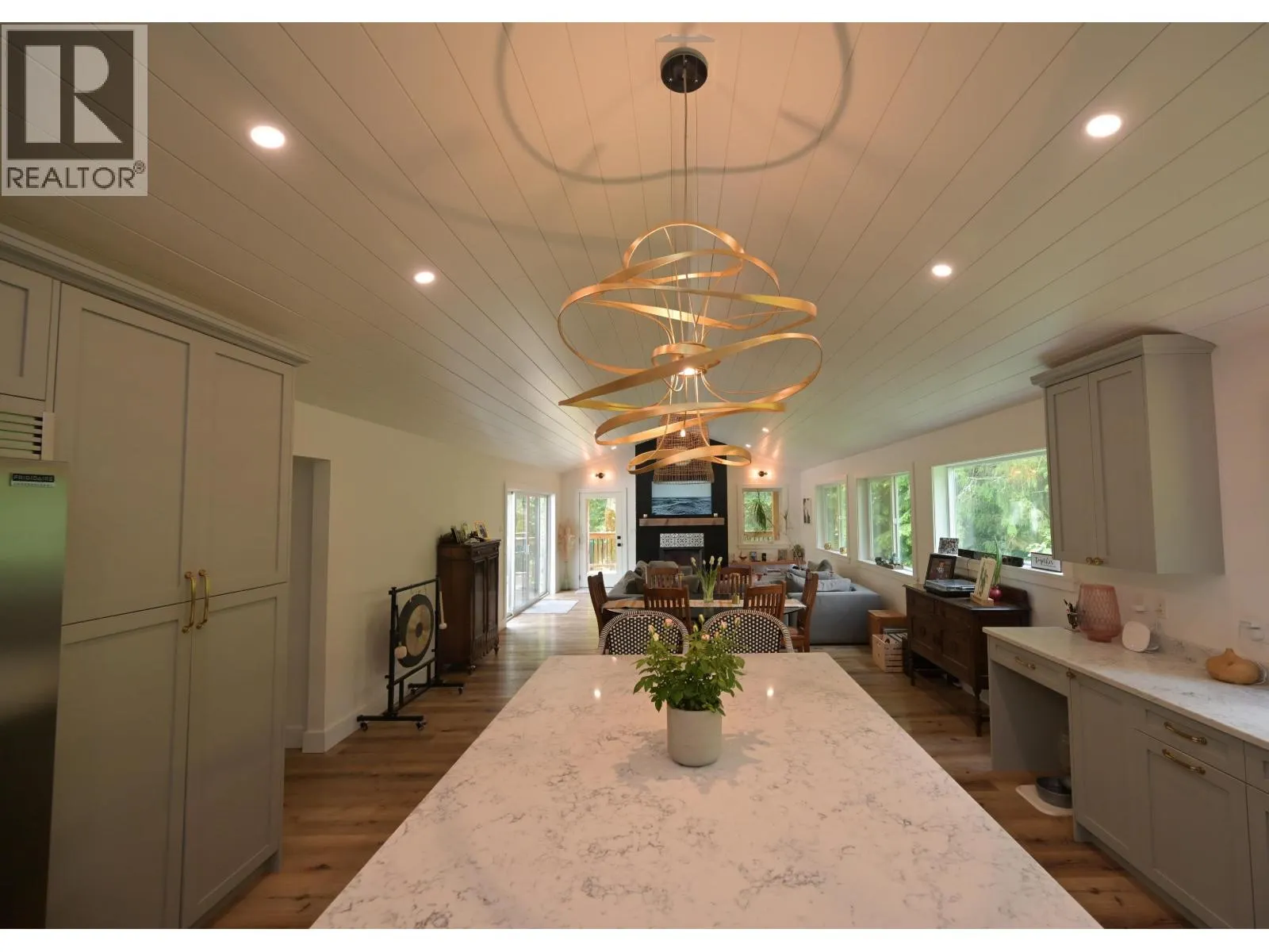 8097 SOUTHWOOD ROAD
