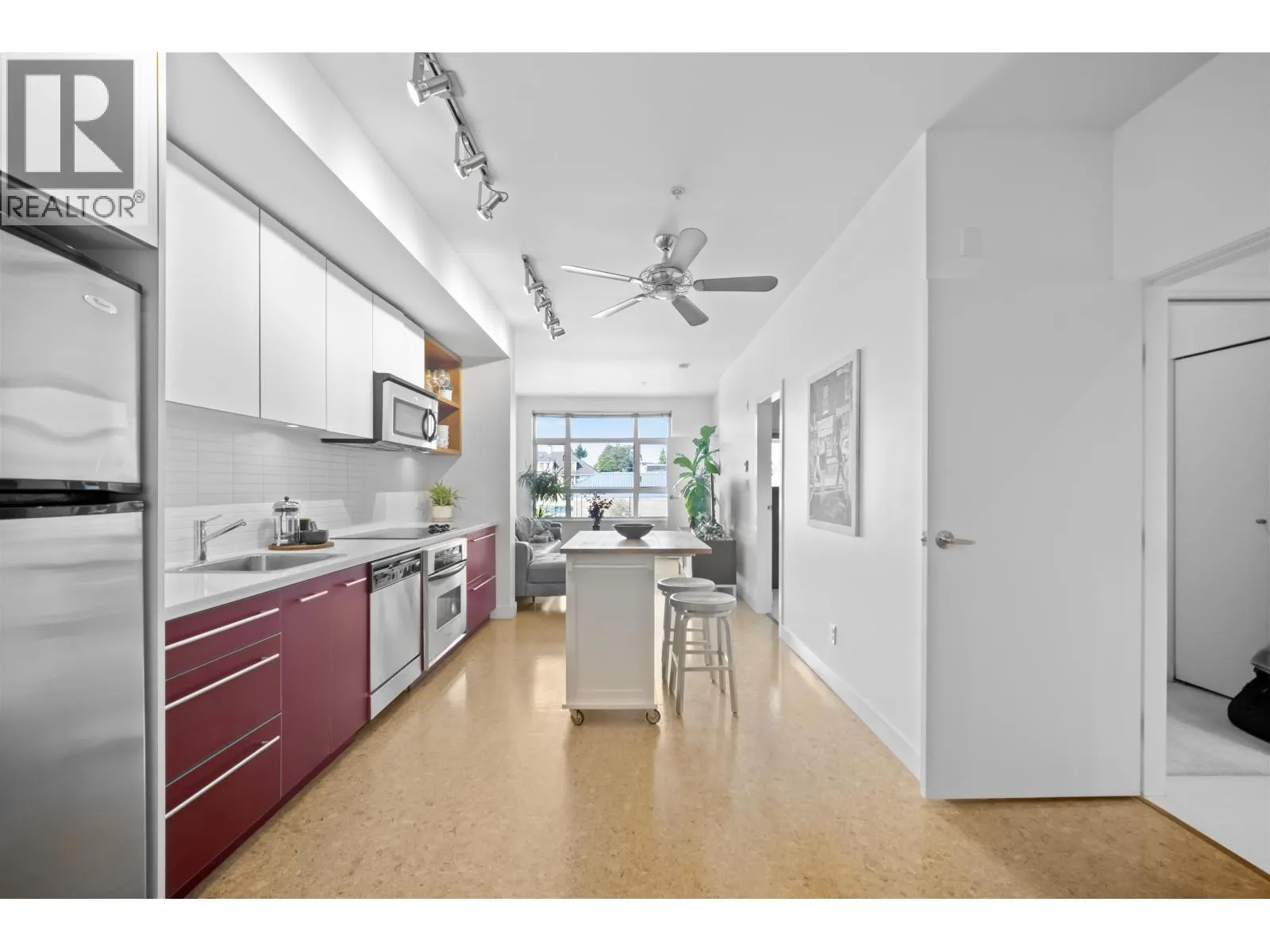 402 2828 MAIN STREET