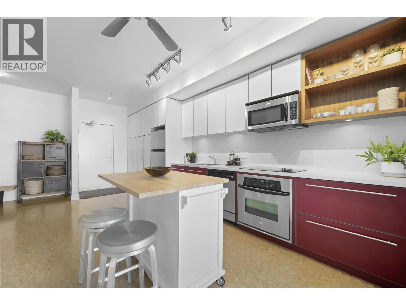 402 2828 MAIN STREET