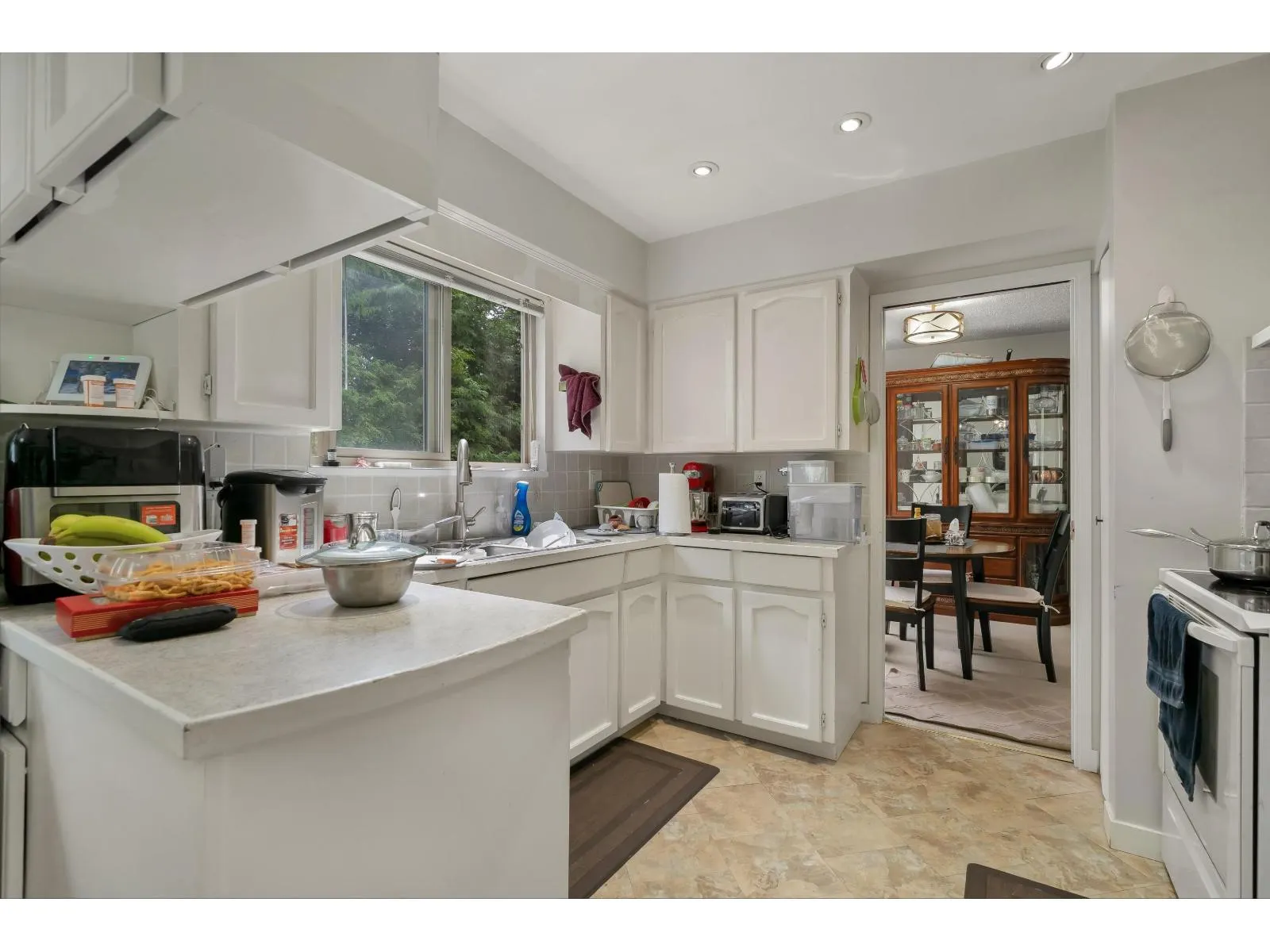 11196 MONROE DRIVE