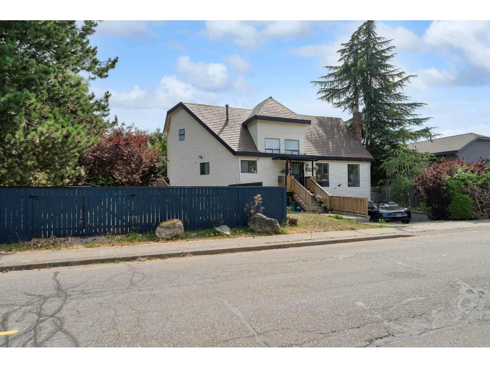 11196 MONROE DRIVE