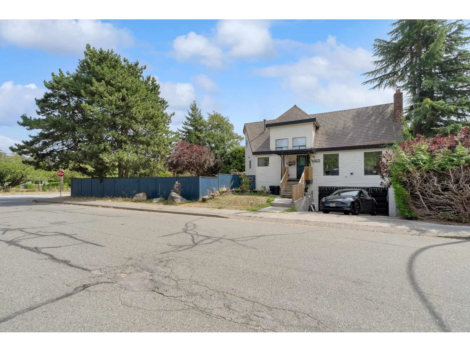 11196 MONROE DRIVE
