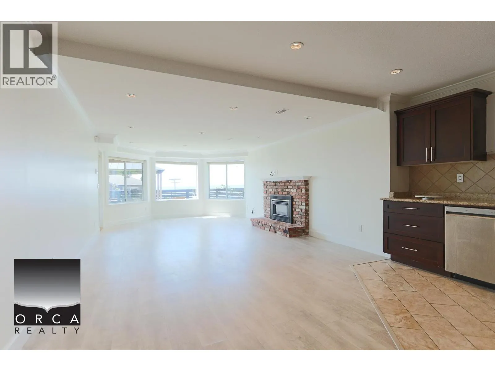 2198 ROSEBERRY AVENUE