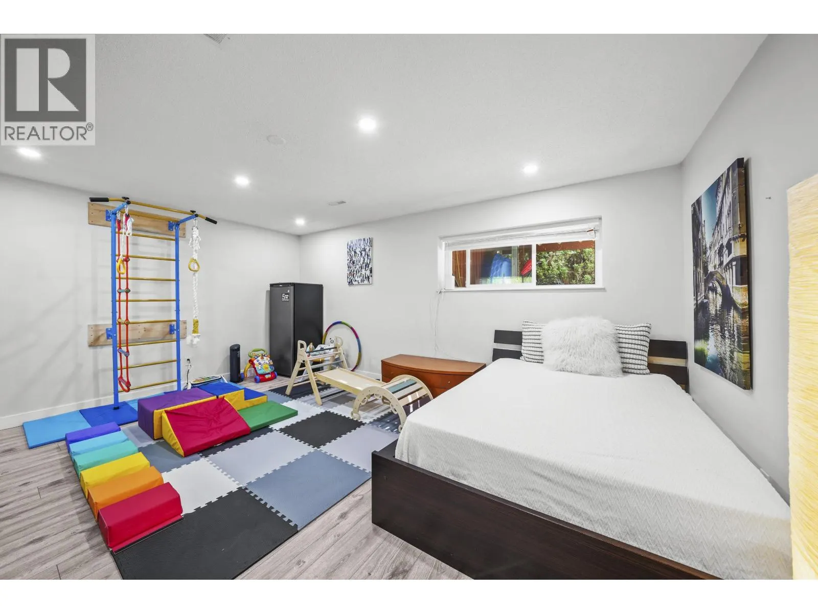 1184 PARKLAND DRIVE