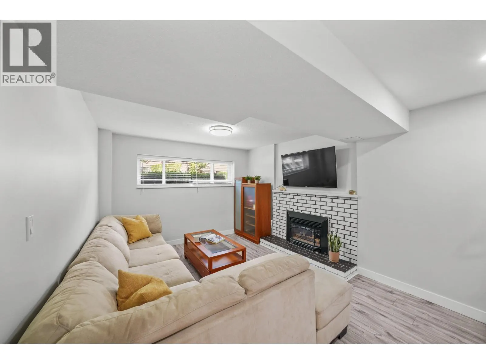 1184 PARKLAND DRIVE