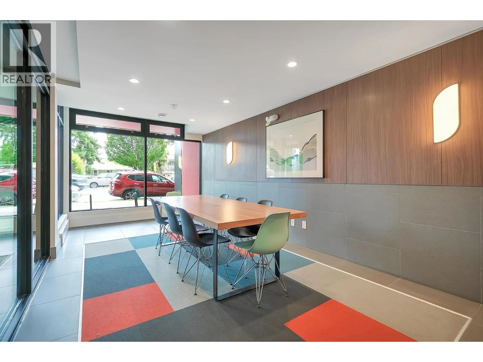 308 5085 MAIN STREET