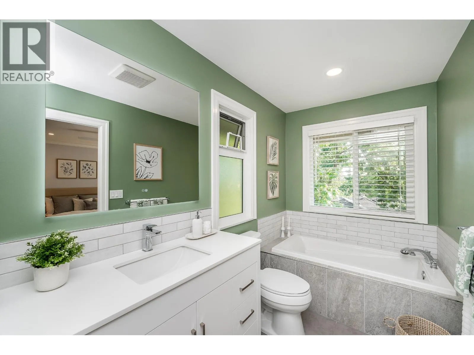 4 181 RAVINE DRIVE