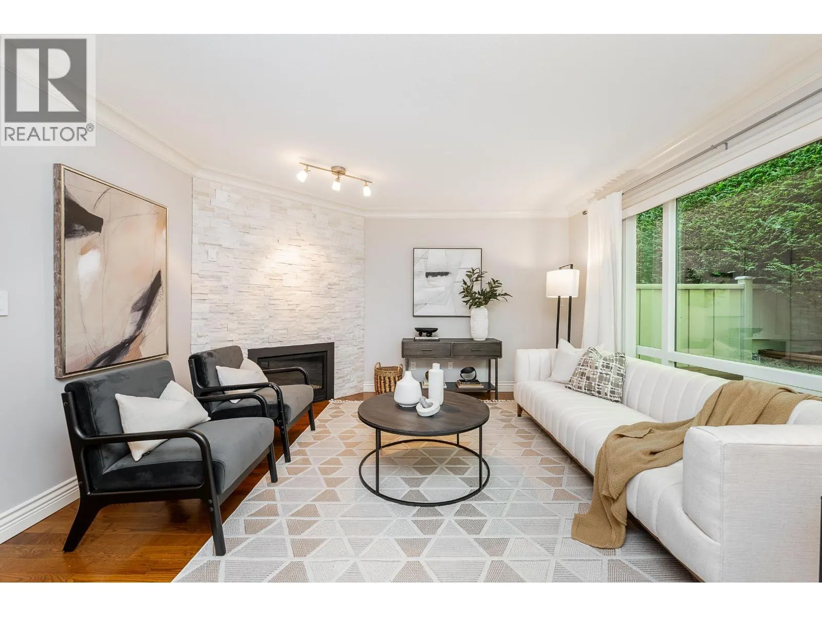 4 181 RAVINE DRIVE