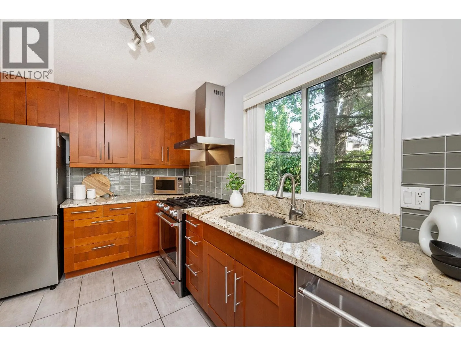 4 181 RAVINE DRIVE
