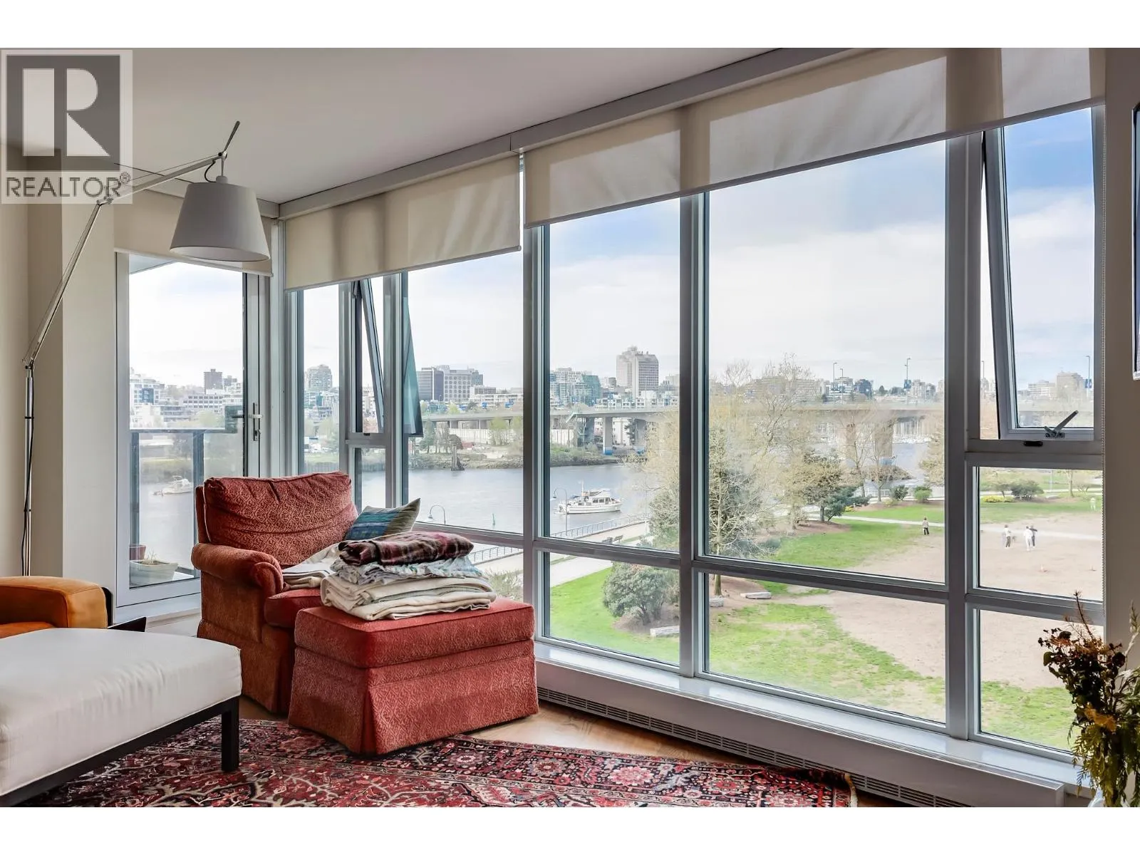 503 8 SMITHE MEWS