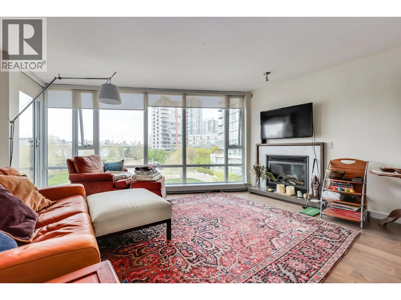 503 8 SMITHE MEWS
