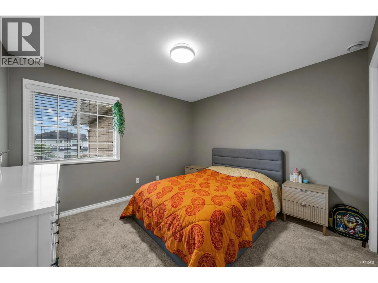 6585 HOLLY PARK DRIVE