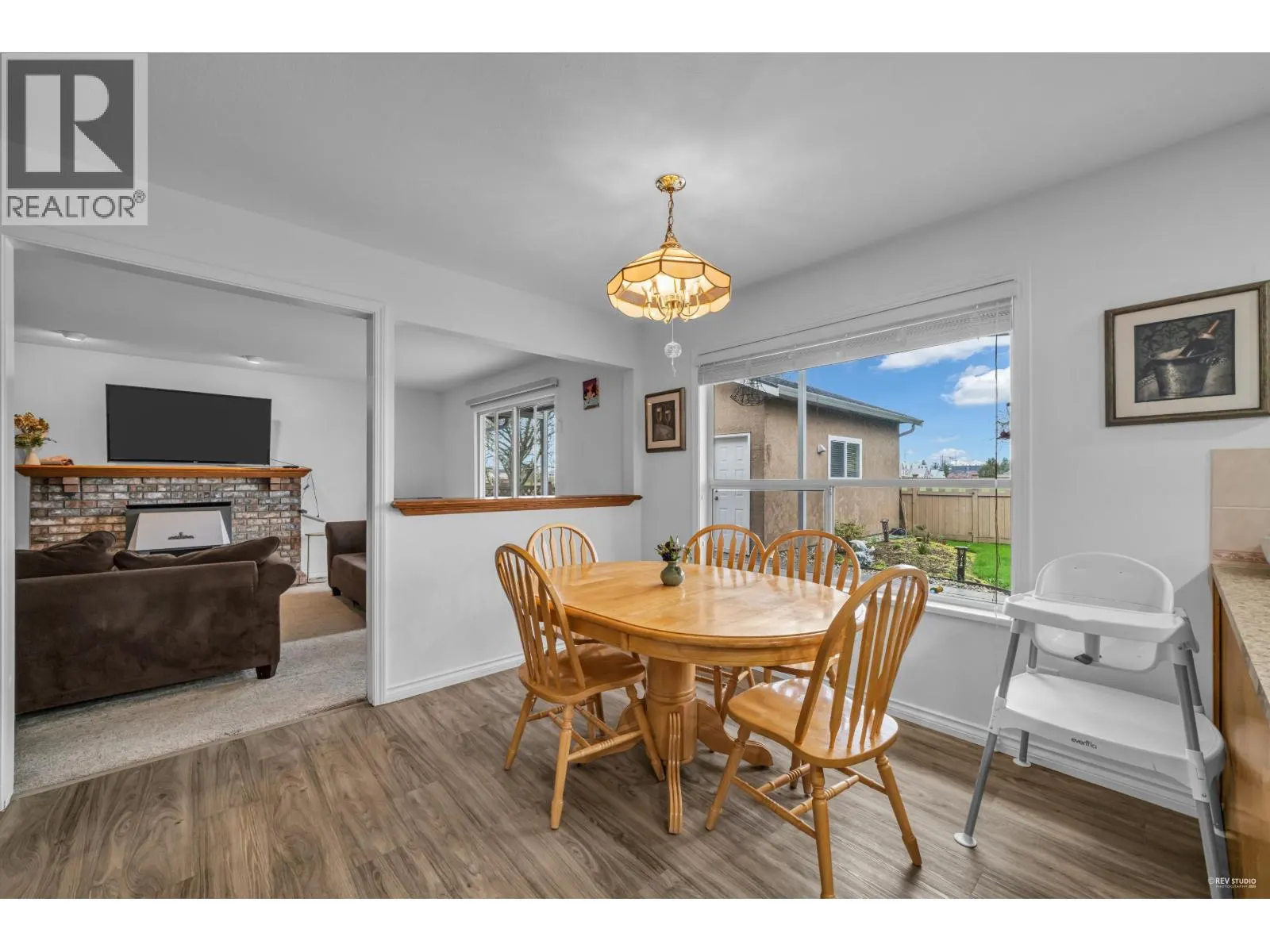 6585 HOLLY PARK DRIVE